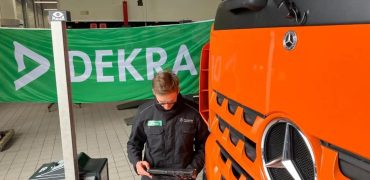 news-dekra-e-daimler-truck-retail-italia-3_1920x1080