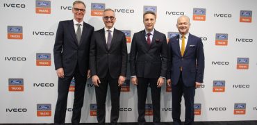 Da sin: Olof Persson. Luca Sra, Emrah Duman, Güven Özyurt