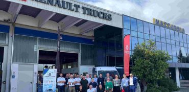 Foto di gruppo con tecnici e professori